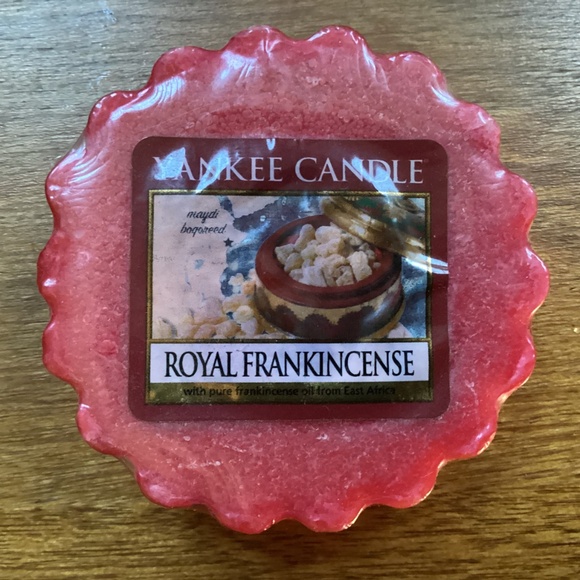 Yankee Candle Tarts Royal Frankincense & Christmas Cupcake NEW  0.8 oz each - Picture 2 of 6